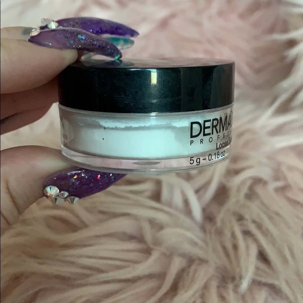 Dermablend Translucent Loose Setting Powder - Picture 3 of 3